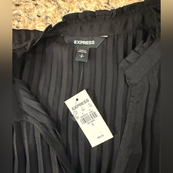 NWT Express Black Pleated Sleeveless Top – Size Smal - Picture 4 of 4